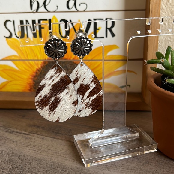 $11 or $3/15 Western Leather Cowhide Earrings โจ - Picture 3 of 6